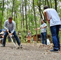 У Фельдман Екопарк побували ЗСЖ-активісти і висадили дерева